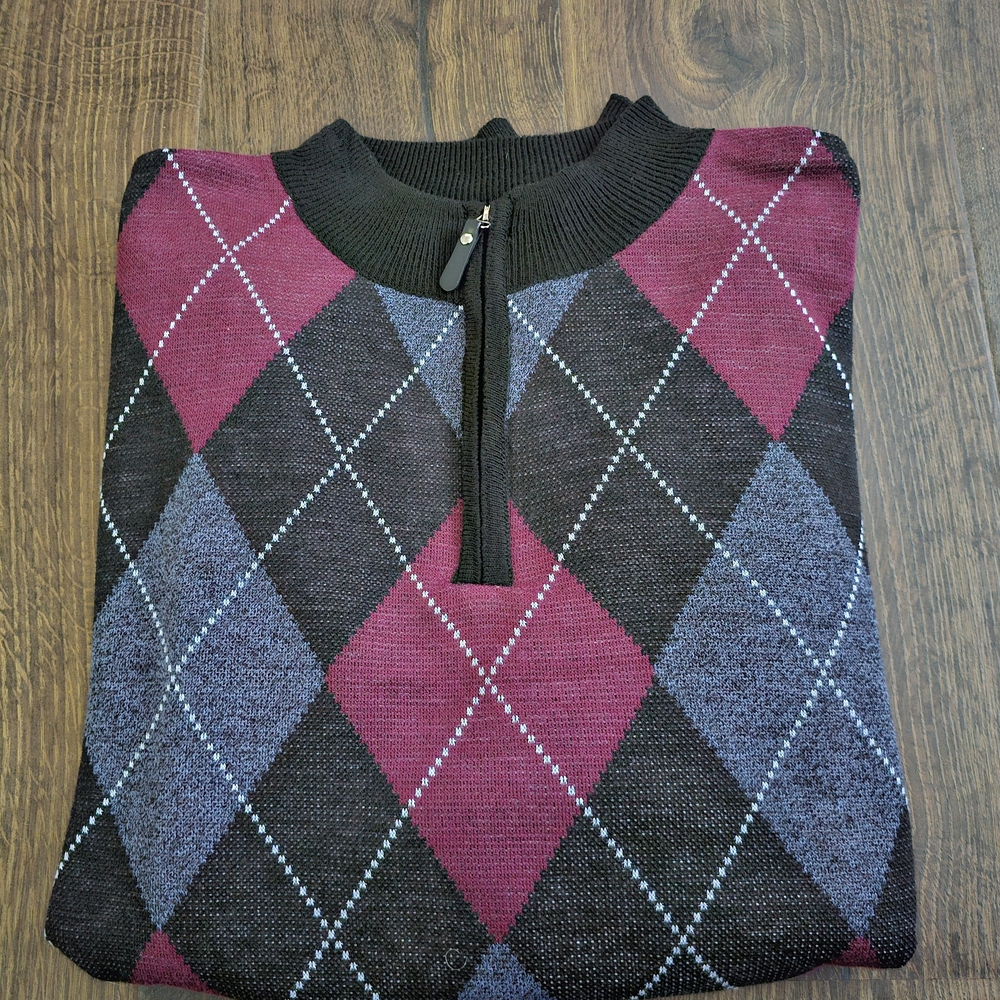 Swiss Cross Men's Large 1/4 Zip Sweater Black Burgundy  Argyle